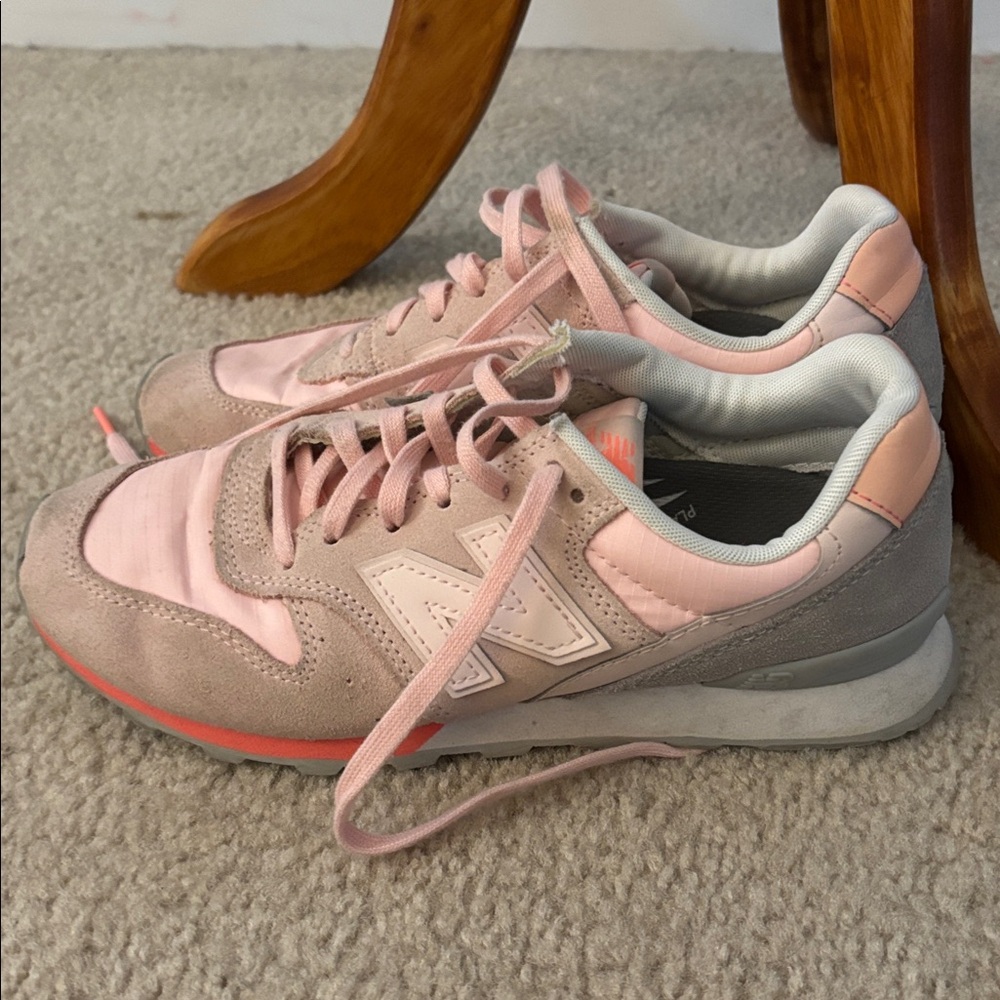 New Balance 696 Pink and Gray sneakers size 7 women - Picture 4 of 8